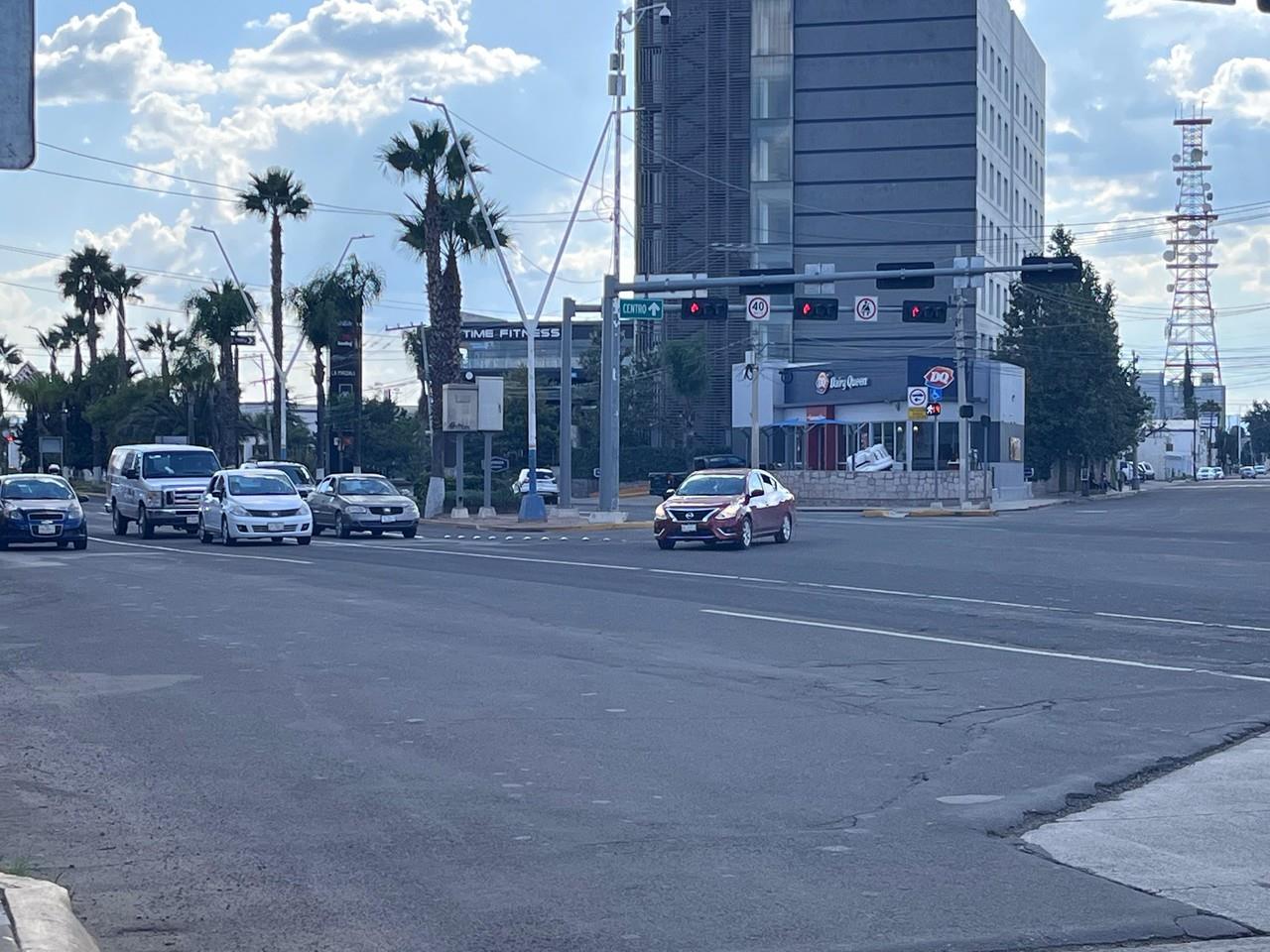 Este domingo 22 de septiembre hubo poca circulación de autos en la ciudad de Durango. Foto: Alejandro Ávila.