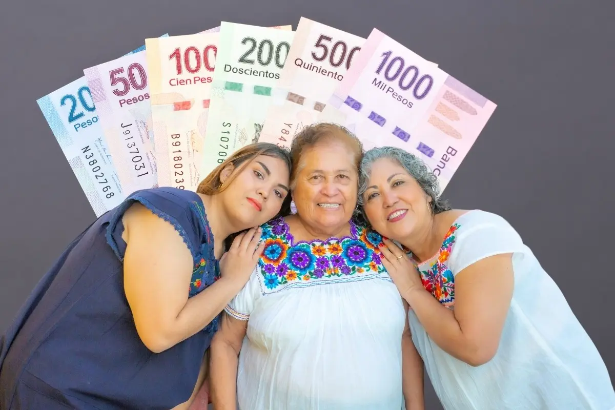 Mujeres y billetes. Foto: Canva