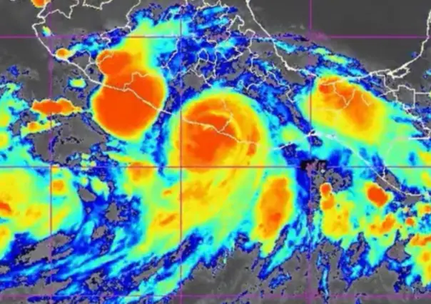 Huracán John llega a México y toca tierra en Marquelia, Guerrero