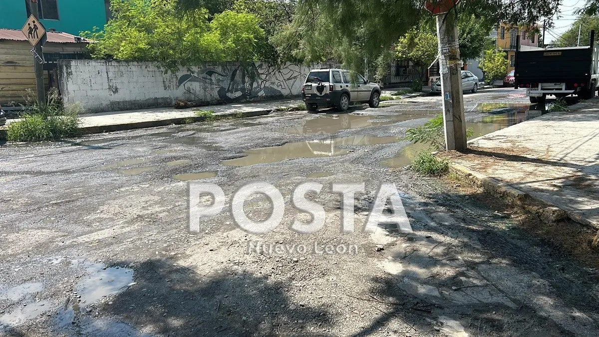 ¡Están hartos! Vecinos de Guadalupe tienen 4 meses viviendo entre aguas negras
