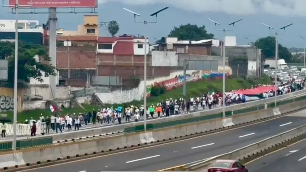 Trabajadores del PJF protestan en Morelos; cierran autopista