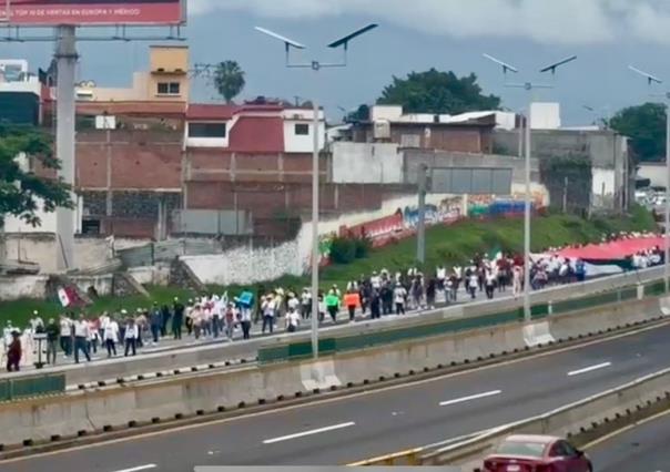 Trabajadores del PJF protestan en Morelos; cierran autopista