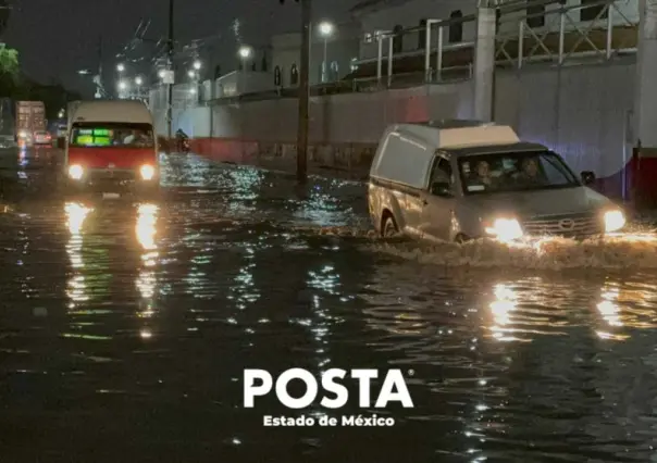 ¡A sacar la lancha! Se inunda Tultitlán (VIDEO)