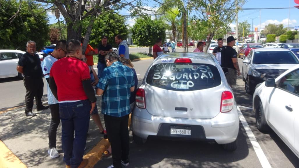 Conductores de plataforma se manifiestan para exigir mayor seguridad