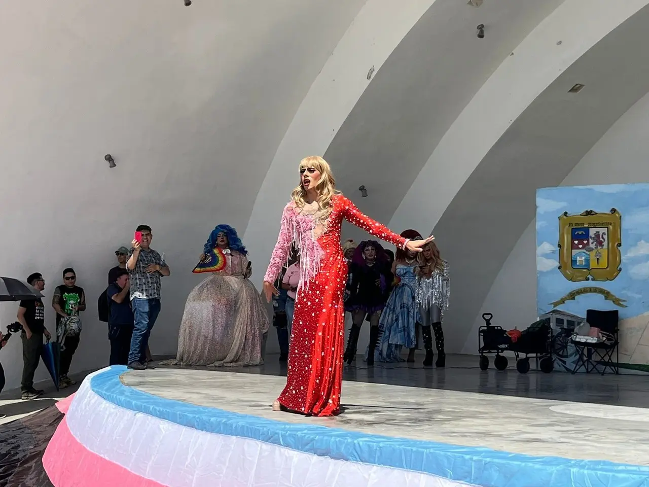 Drag Queen en el municipio de San Nicolás. Foto: Vianca Treviño