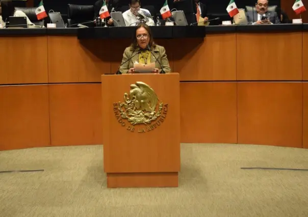 Lucía Trasviña resulta herida tras explosión de petardo lanzado por normalistas