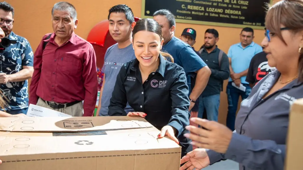 Familias afectadas por lluvias en Salinas Victoria reciben apoyos