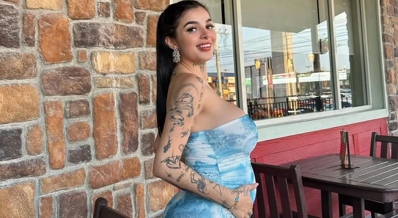 Karely Ruiz anuncia que su hija tendrá dos mamás (VIDEO)