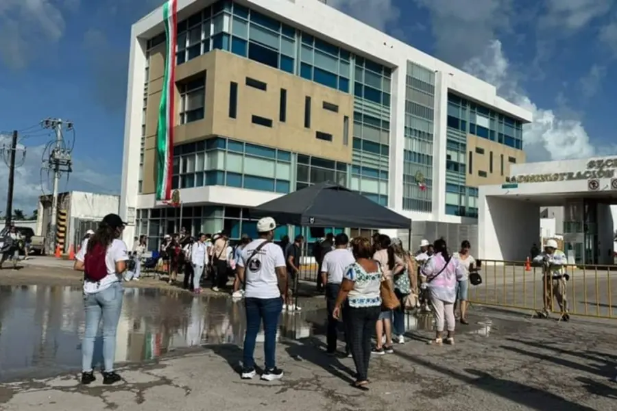 Protestan contra la reforma judicial: Trabajadores bloquean el puerto de altura