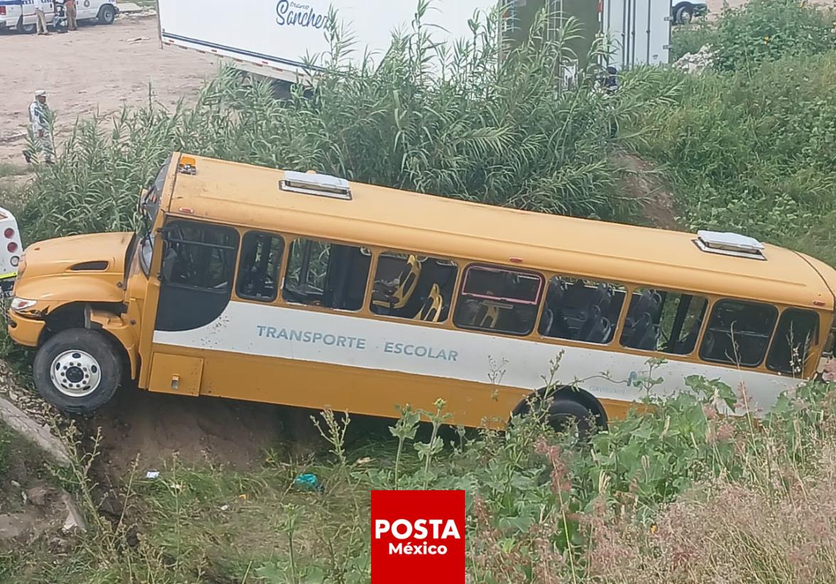 Un accidente en Celaya protagonizado por un autobús de estudiantes del Tecnológico de México dejó un fallecido y 30 heridos. La comunidad se moviliza para brindar apoyo a los afectados. Foto: Jesús Padilla / POSTA