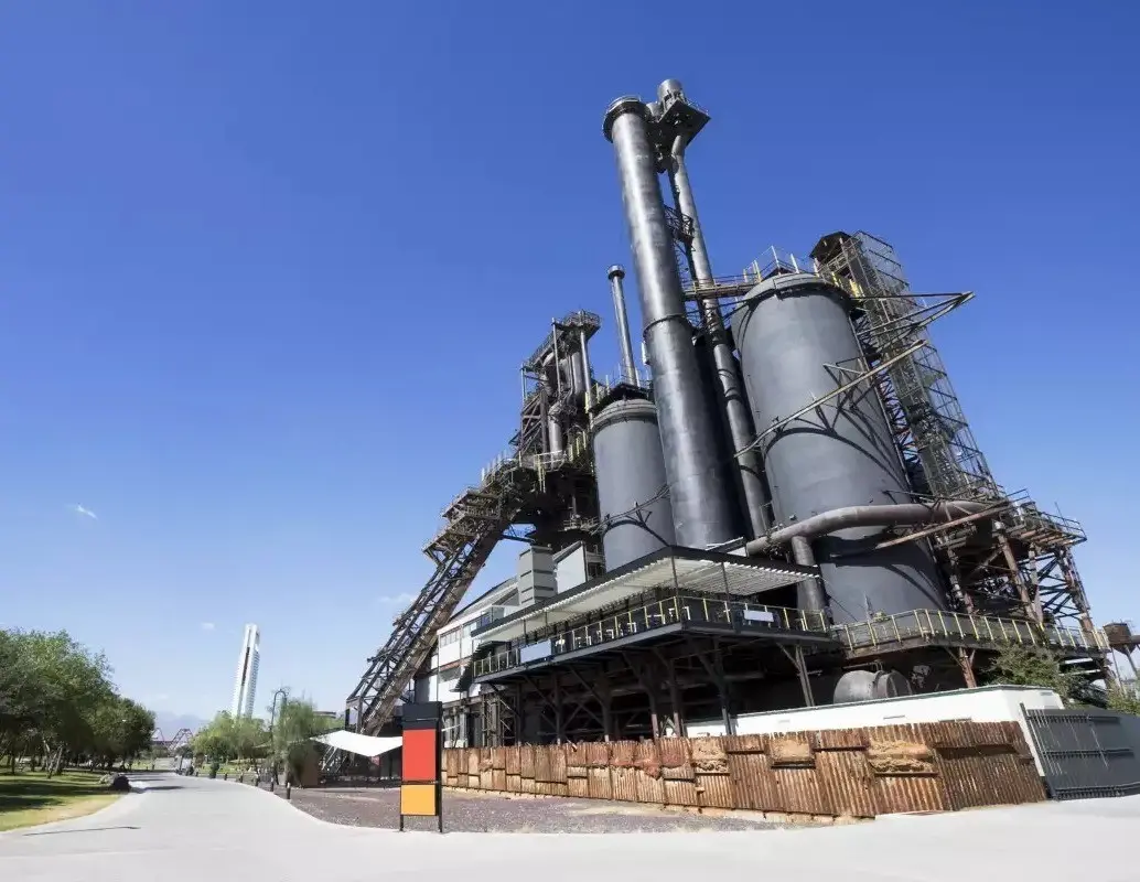 Horno 3 una de las primeras industrias acereras en Nuevo León. Foto: Obras Expansión.