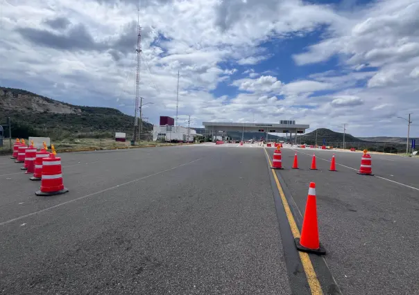 Mega puente atípico, la Durango-Mazatlán luce vacía al salir de la capital