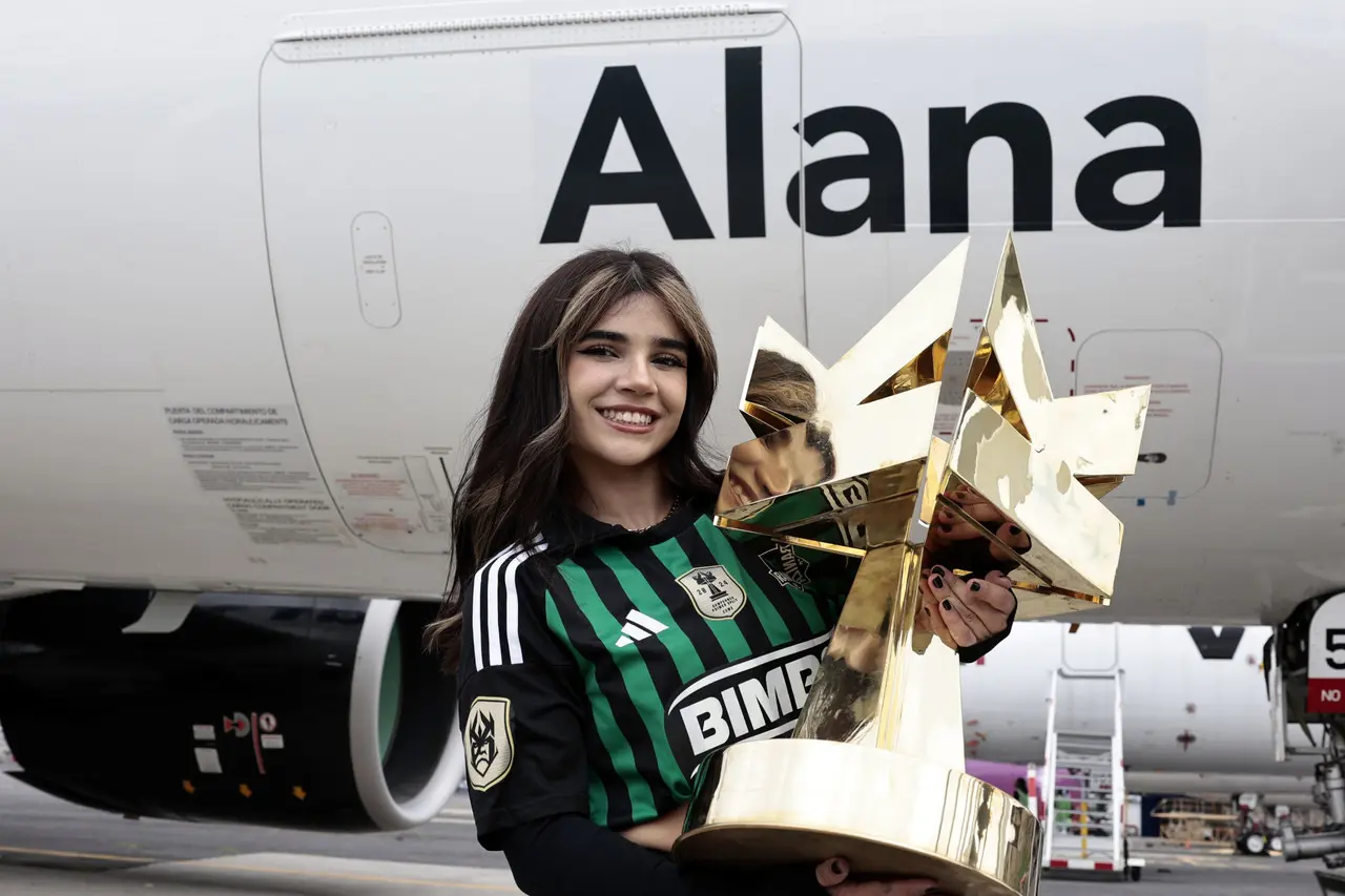 La Raniza FC y Volaris presentan el primer avión de la Kings League Américas