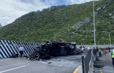 Grave accidente en autopista a Saltillo deja seis fallecidos y varios heridos
