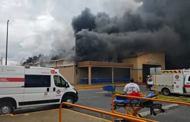 Incendio en supermercado de Zapopan moviliza a más de 130 elementos de rescate