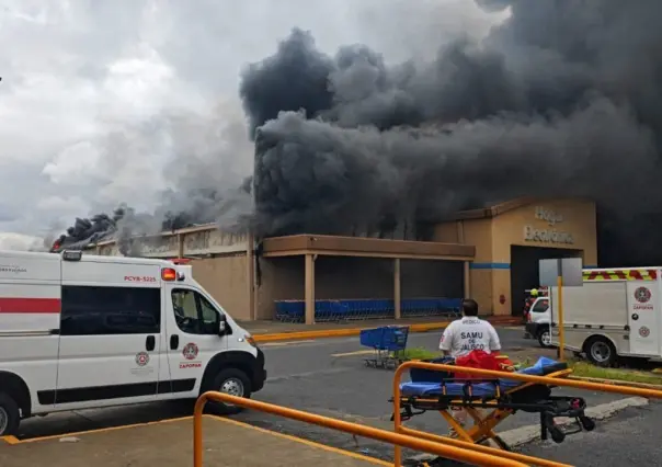 Incendio en supermercado de Zapopan moviliza a más de 130 elementos de rescate