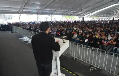 Martí Batres entrega créditos del programa Mejoramiento a la Vivienda