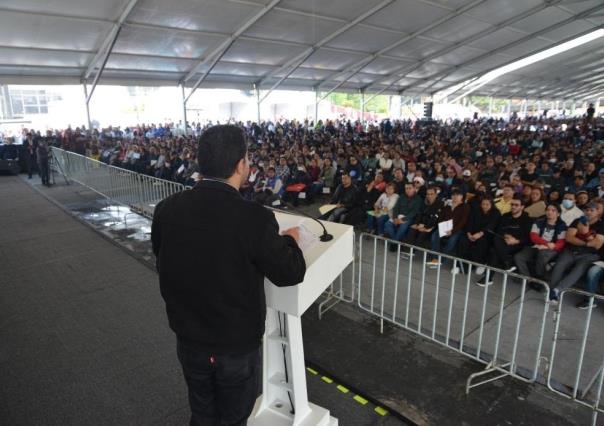 Martí Batres entrega créditos del programa Mejoramiento a la Vivienda