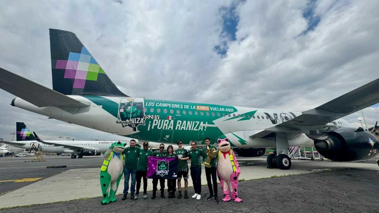 La Raniza FC lucirá en uno de los aviones de Volaris, fue presentado en el Aeropuerto Internacional de la Ciudad de México. Foto: Alejandro Godina