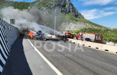 Incendio en la autopista a Saltillo-Monterrey