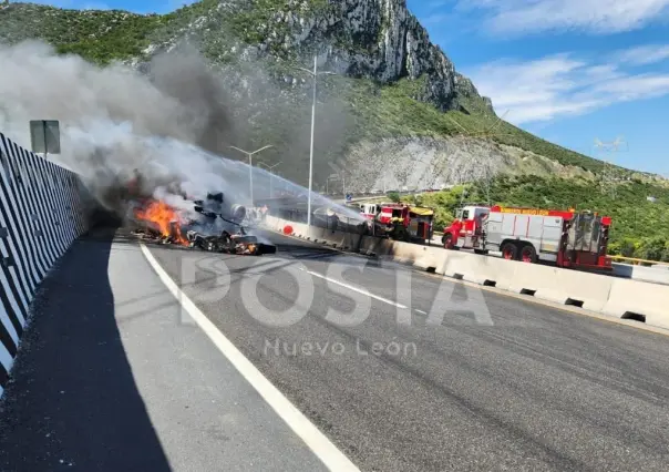 Incendio en la autopista a Saltillo-Monterrey