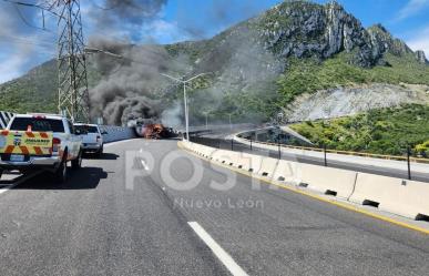 Continúa cerrada autopista Saltillo-Monterrey en ambos sentidos