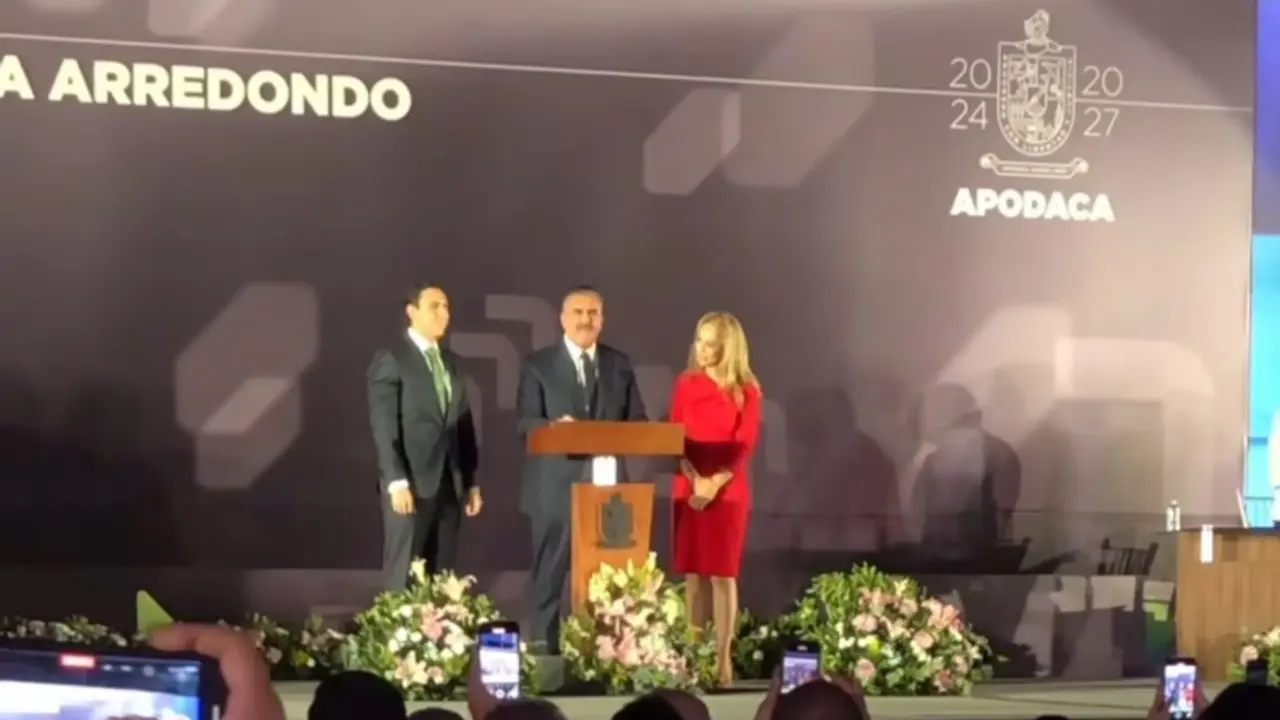 Toma protesta César Garza Arredondo como alcalde de Apodaca