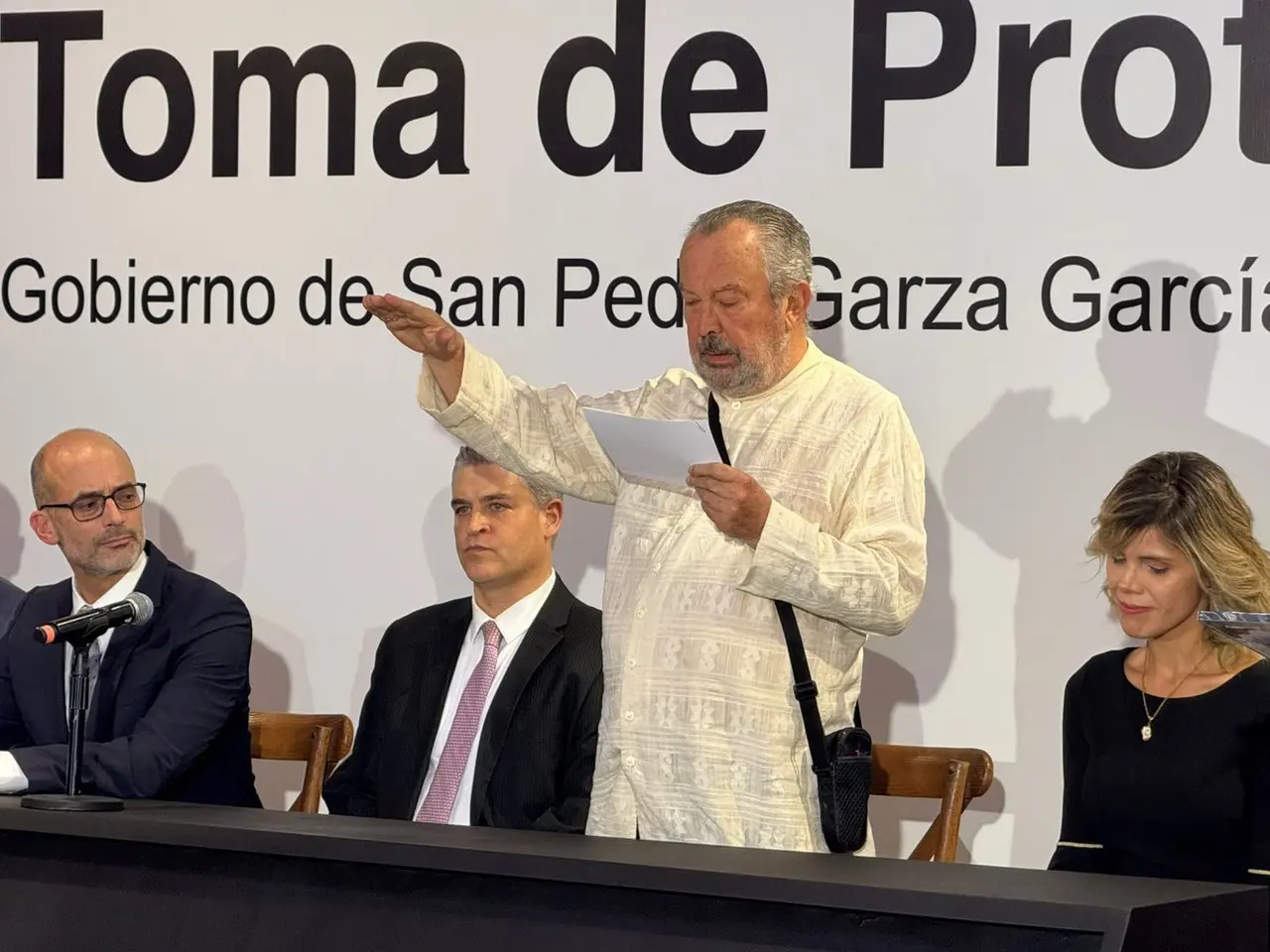 Chole de tanto pleito hay que ponernos a jalar, Mauricio Fernández