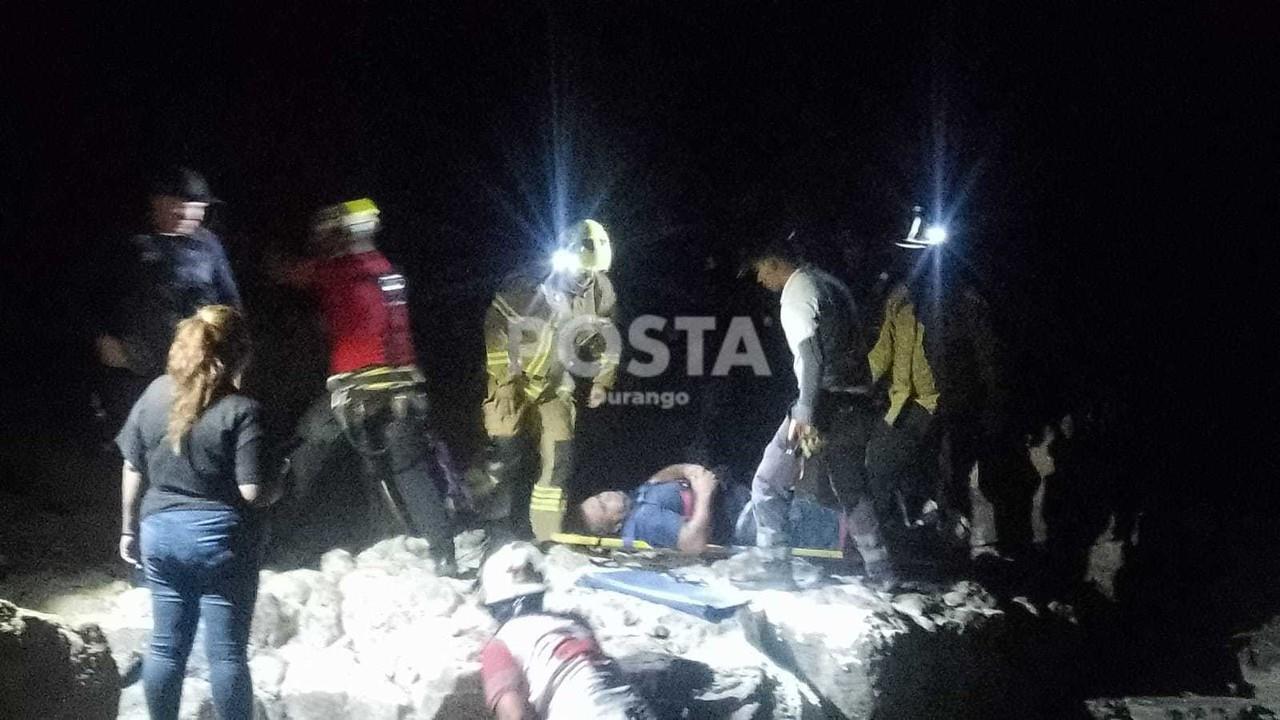 En el lugar del incidente se desplegó un operativo de rescate que contó con la participación del escuadrón de rescate acuático y de rescate vertical. Fotos: Especial