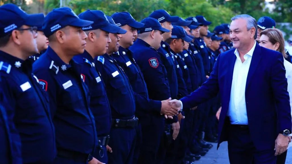 La promesa de Héctor García a los policías de Guadalupe