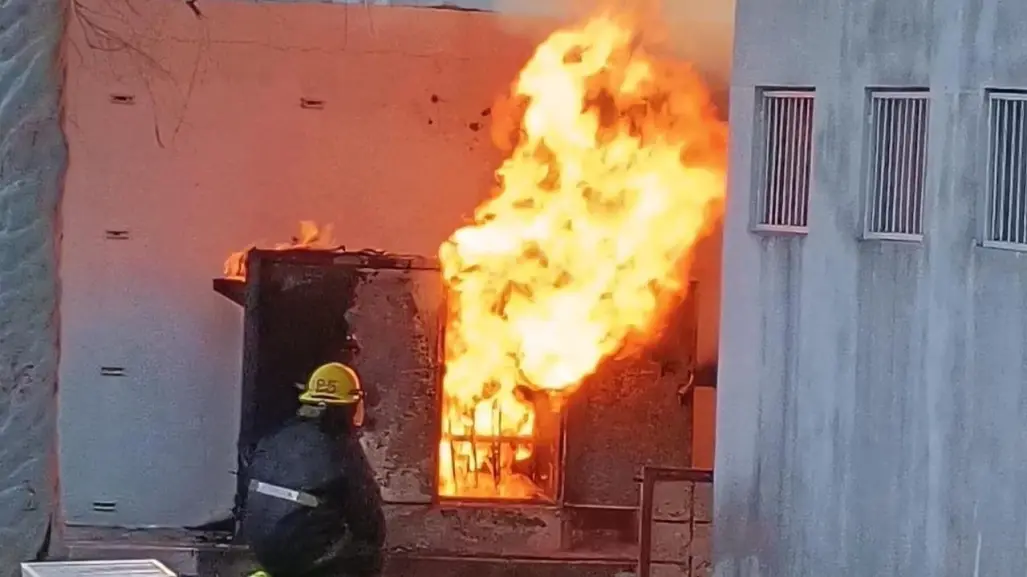 Arde transformador al interior de la UAT Tampico