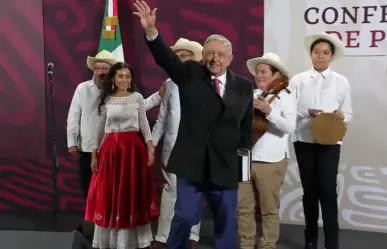 Las mañaneras de AMLO: Música, chistes, rifas y algo más (VIDEO)
