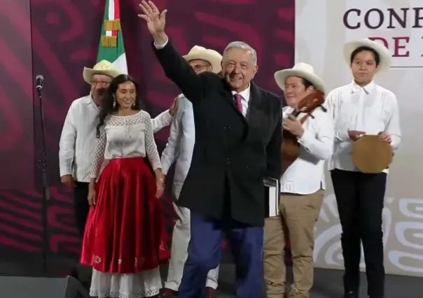 Las mañaneras de AMLO: Música, chistes, rifas y algo más (VIDEO)
