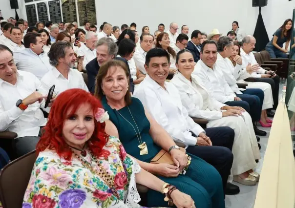 Rocío Nahle acude a la toma de protesta del gobernador de Tabasco