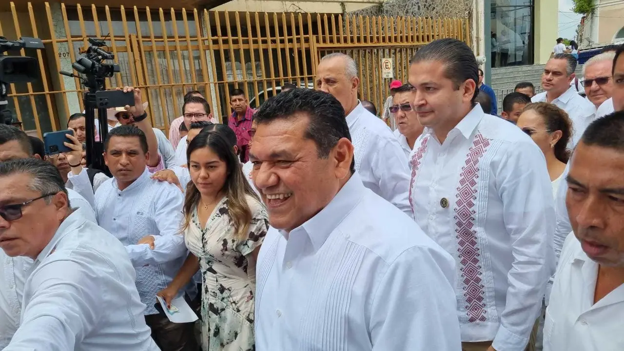 Javier May Rodríguez acudió al Plaza de Armas de Villahermosa dónde realizó una celebración popular. Foto: Armando de la Rosa.