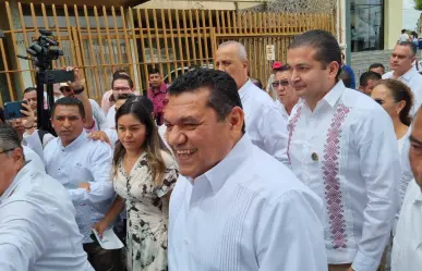 Javier May toma protesta como nuevo gobernador de Tabasco