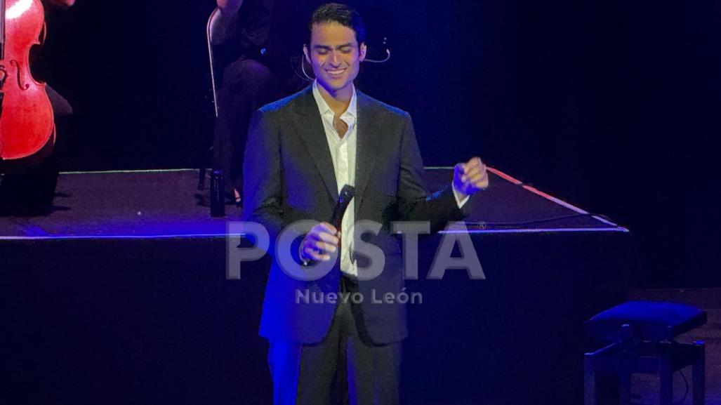 Matteo Bocelli enamora en su debut en Monterrey