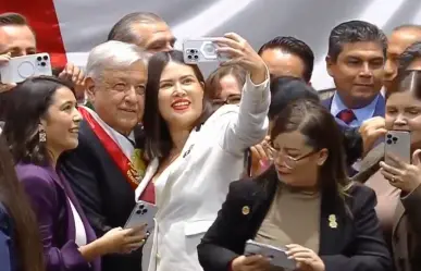 Reciben como rockstar a AMLO en toma de protesta de Claudia Sheinbaum