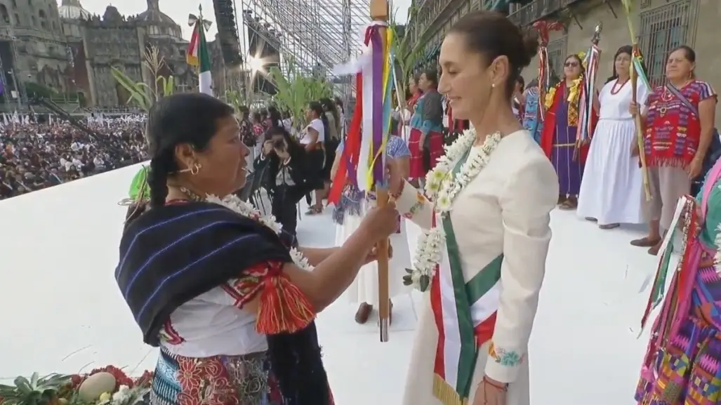 ¿Qué es el bastón de mando? Así lo recibió la presidenta, Claudia Sheinbaum