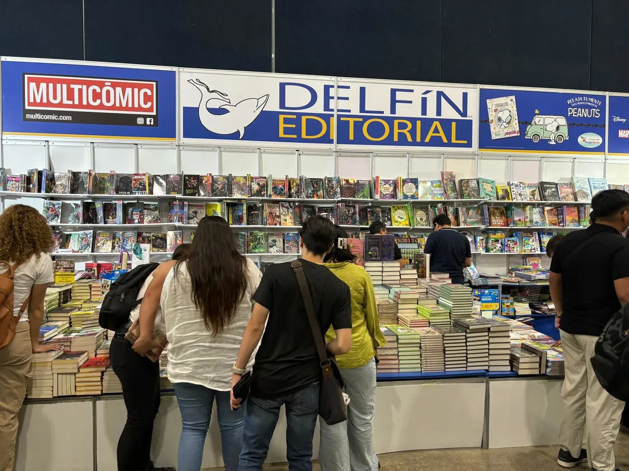 Asistentes a la Feria del Libro. Foto: Diego Beltrán