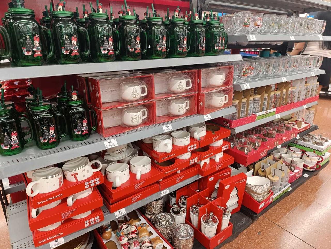 Ya llegó navidad en las tiendas comerciales. Foto: Victoria Jiménez