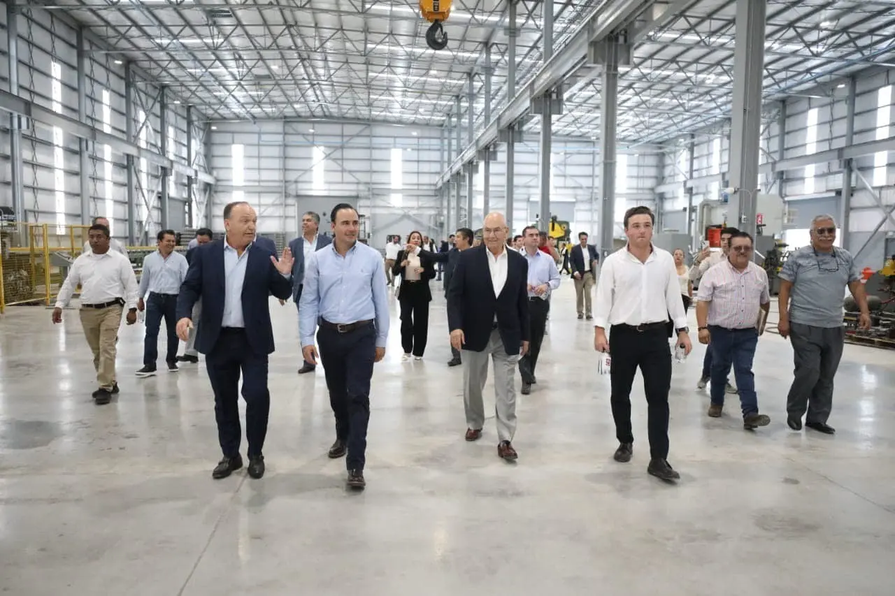 El gobernador Manolo Jiménez durante la inauguración de la empresa en Monclova. (Fotografía: Gobierno de Coahuila)