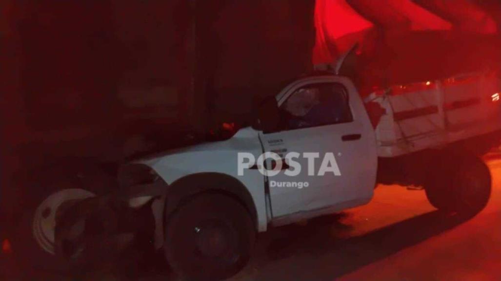 Adulto mayor muere al chocar contra un camión varado en carretera