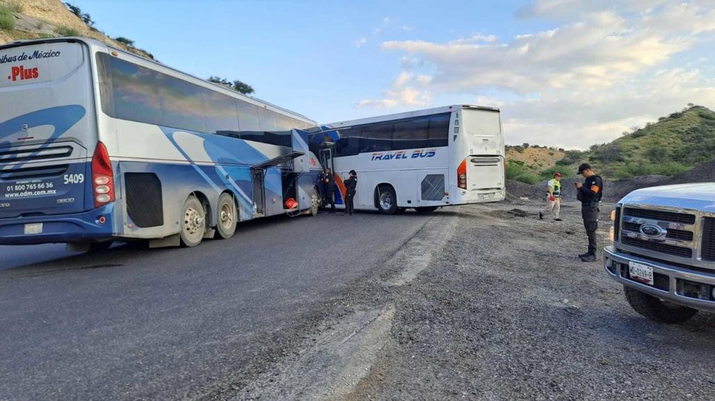 Rumbo Nuevo: Chocan autobuses y provocan caos vial