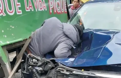 Víctima de robo en Churubusco deja prensado a su asaltante; el delincuente murió