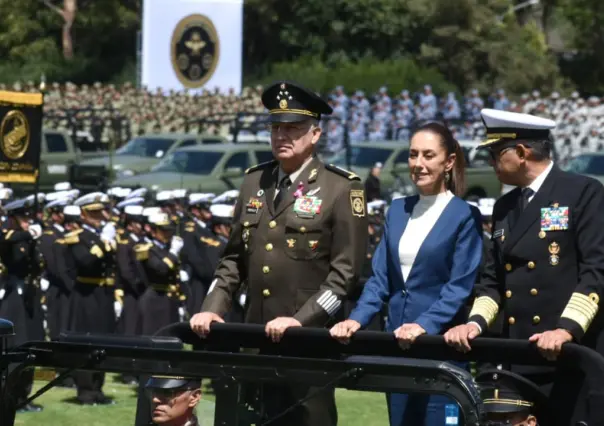 Claudia Sheinbaum recibe salutación oficial de Fuerzas Armadas en Campo Marte