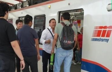 Regaña Konan Big a usuarios del Metrorrey ¡Primero salen y luego entran!