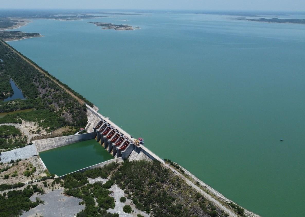 Presa el Cuchillo totalmente llena tras las lluvias del 2024. Foto: Luces del Siglo.