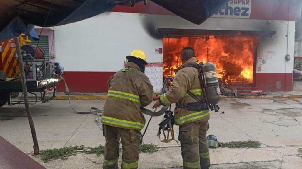 Queman 4 vehículos y 2 tiendas de abarrotes en Villahermosa, Tabasco