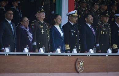 Claudia Sheinbaum recibe honores como la primera comandanta de Fuerzas Armadas